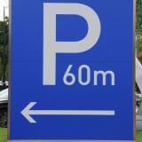 Wegweiser zum Parkhaus